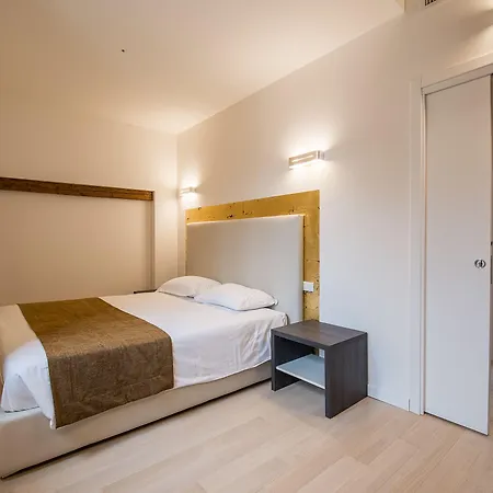 Charming Palace Corte Del Teatro דירה