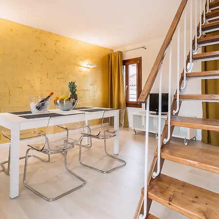 Charming Palace Corte Del Teatro דירה ונציה