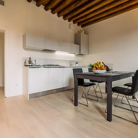 Charming Palace Corte Del Teatro דירה ונציה