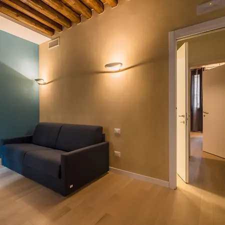 Charming Palace Corte Del Teatro