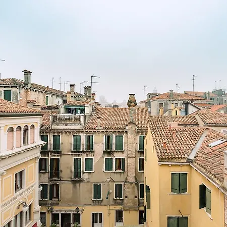 Charming Palace Corte Del Teatro Venedig