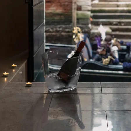 Charming Palace Corte Del Teatro