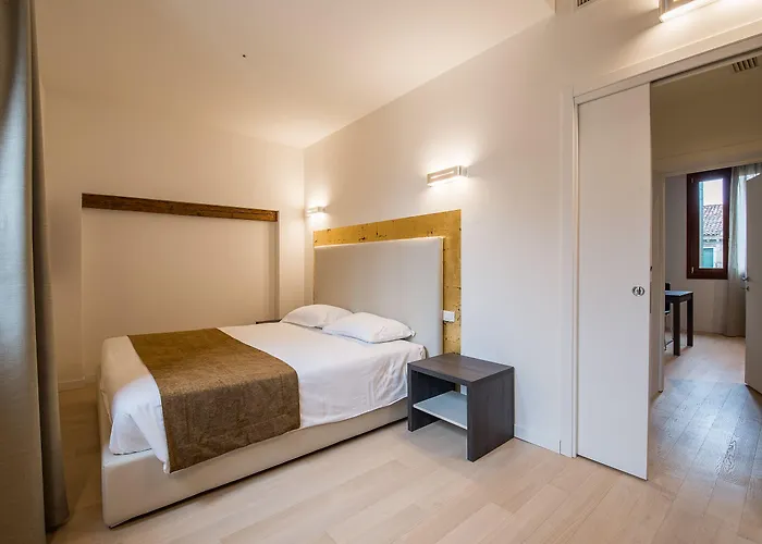 Charming Palace Corte Del Teatro Apartment