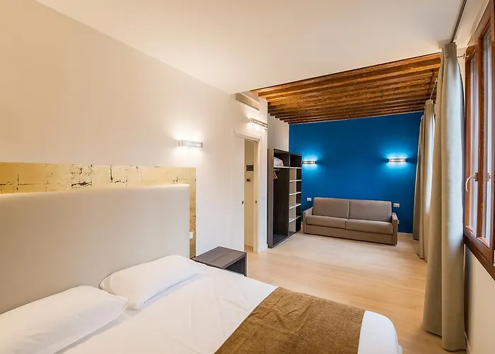 Charming Palace Corte Del Teatro * Wenecja