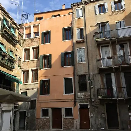 Charming Palace Corte Del Teatro Apartamento