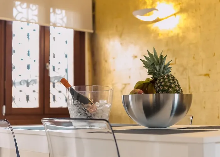 Charming Palace Corte Del Teatro *